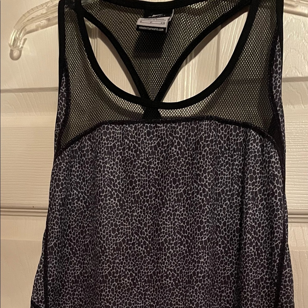 Nike exercise print exercise tank Armpit to armpit 15”